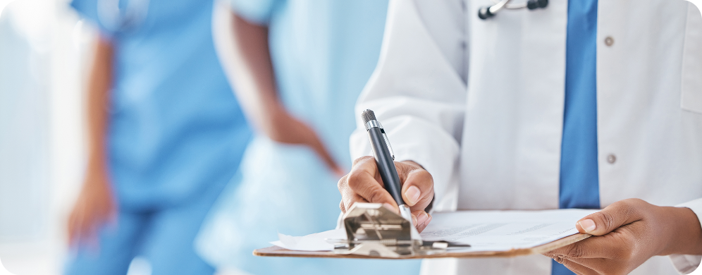 Comparison of APC+ and traditional primary care, highlighting faster access, longer visits, and transparent pricing